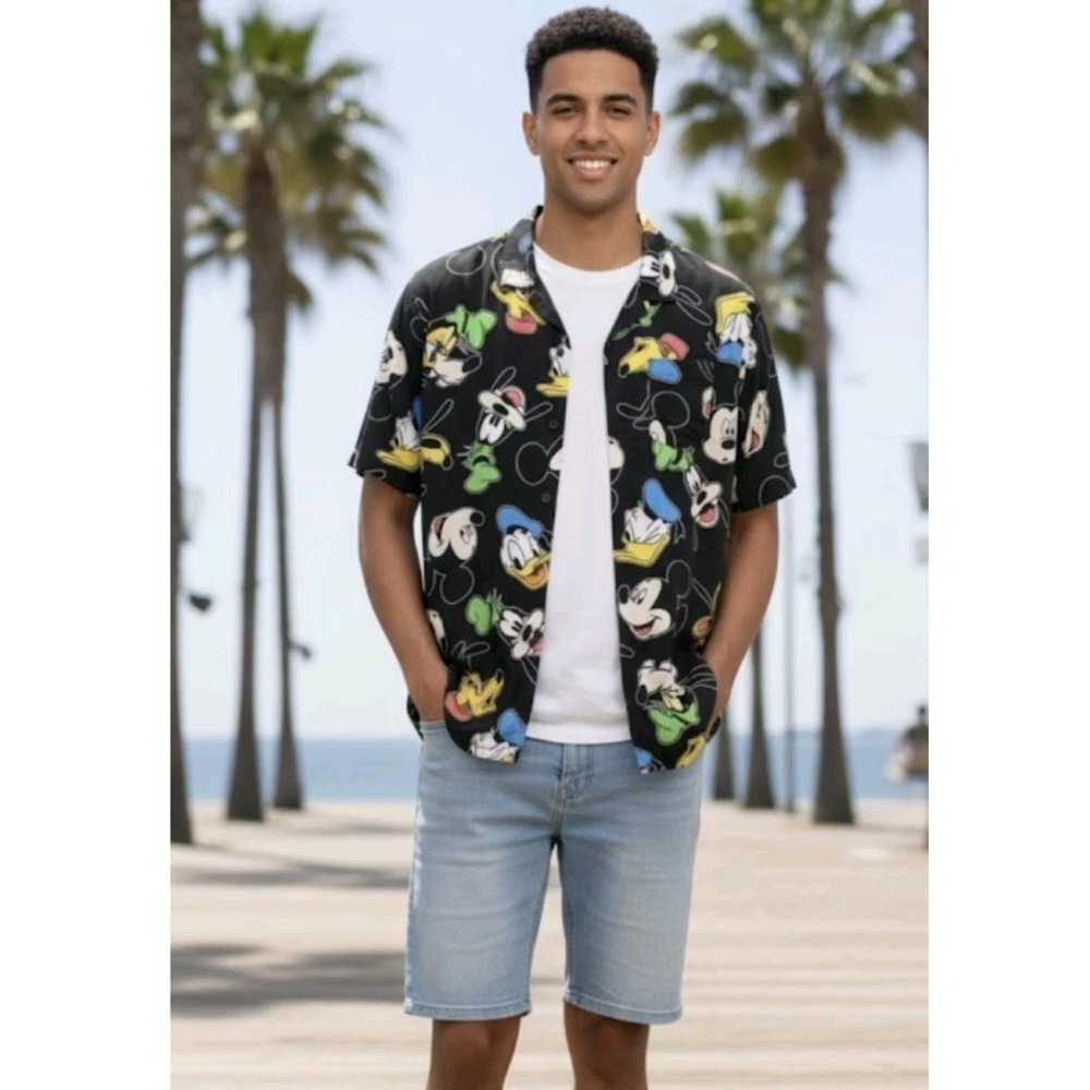 Disney Mickey & Friend Black Hawaiian Button Up Shirt Men XL 100% Rayon Vacation
